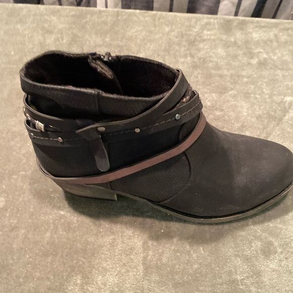 #328 BRAID Strap Leather Booties - Picture 4 of 7